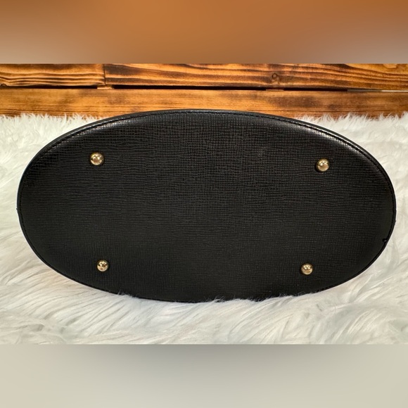 MCM Bucket Bag - Picture 3 of 11